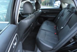 2018 Nissan Altima - Image 32