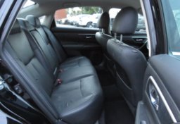 2018 Nissan Altima - Image 29