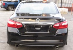 2018 Nissan Altima - Image 12