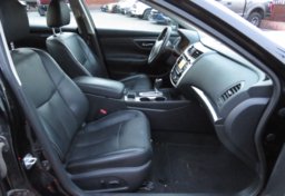 2018 Nissan Altima - Image 26