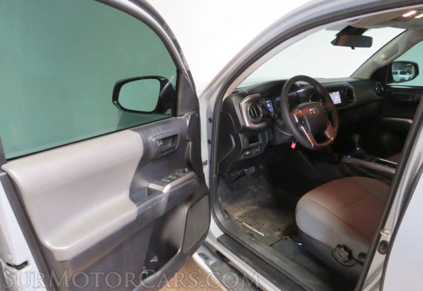 2019 Toyota Tacoma - Image 18