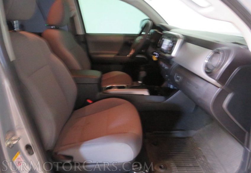 2019 Toyota Tacoma - Image 25