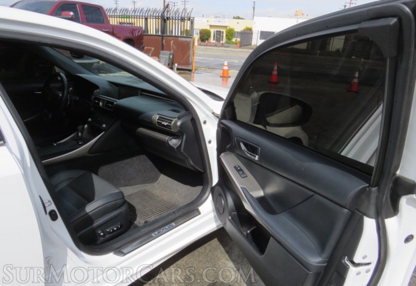 2015 Lexus IS 350 - Image 22