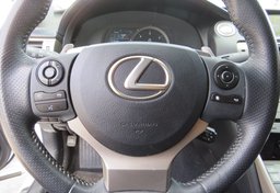 2015 Lexus IS 350 - Image 33