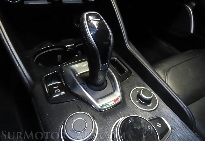 2020 Alfa Romeo Giulia SPORT - Image 35