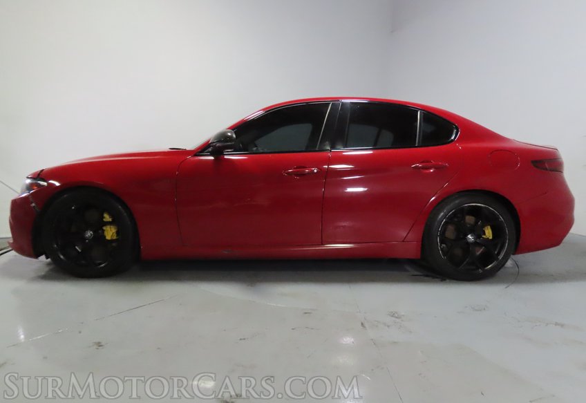 2020 Alfa Romeo Giulia SPORT - Image 10