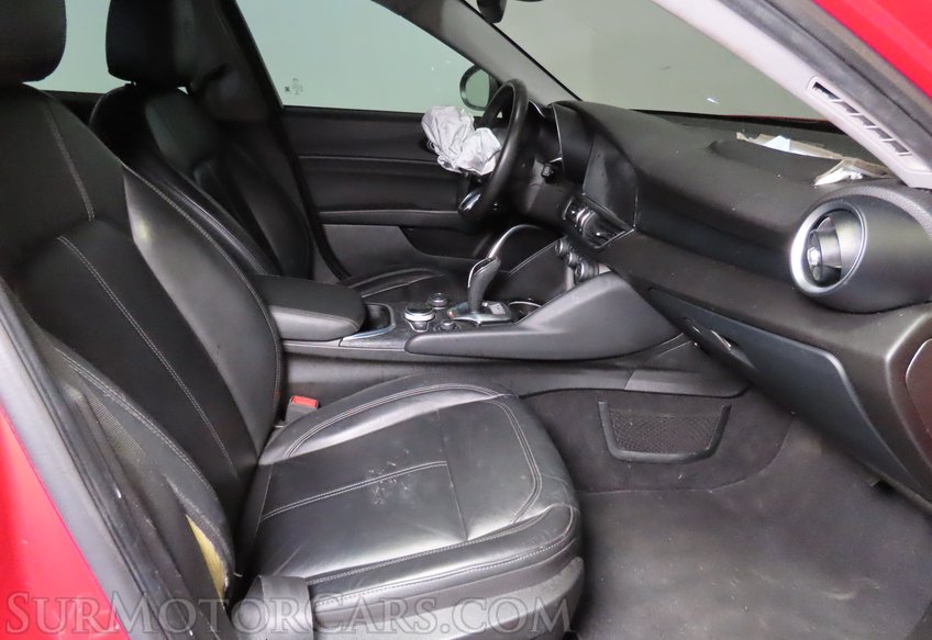 2020 Alfa Romeo Giulia SPORT - Image 19