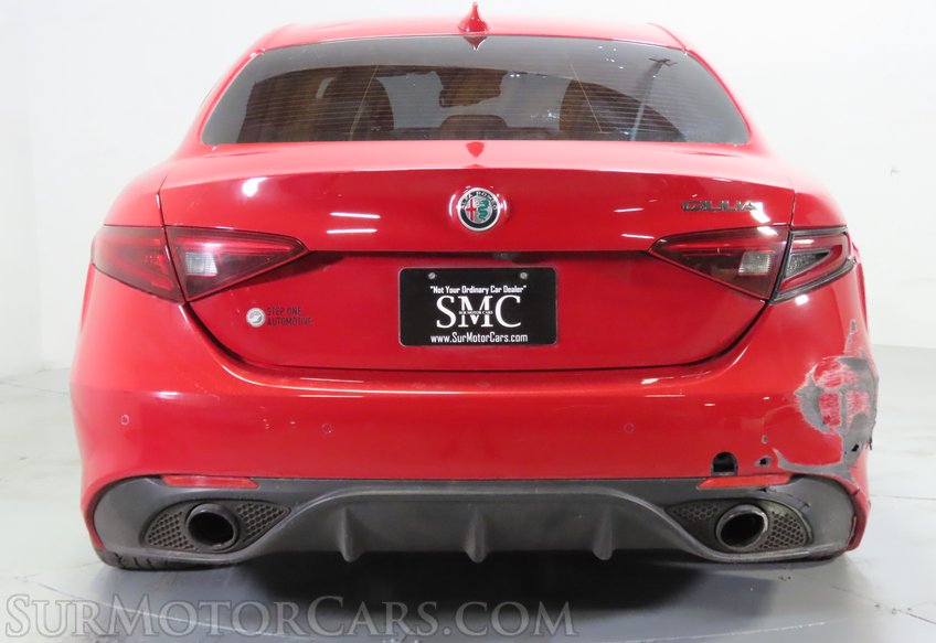 2020 Alfa Romeo Giulia SPORT - Image 12
