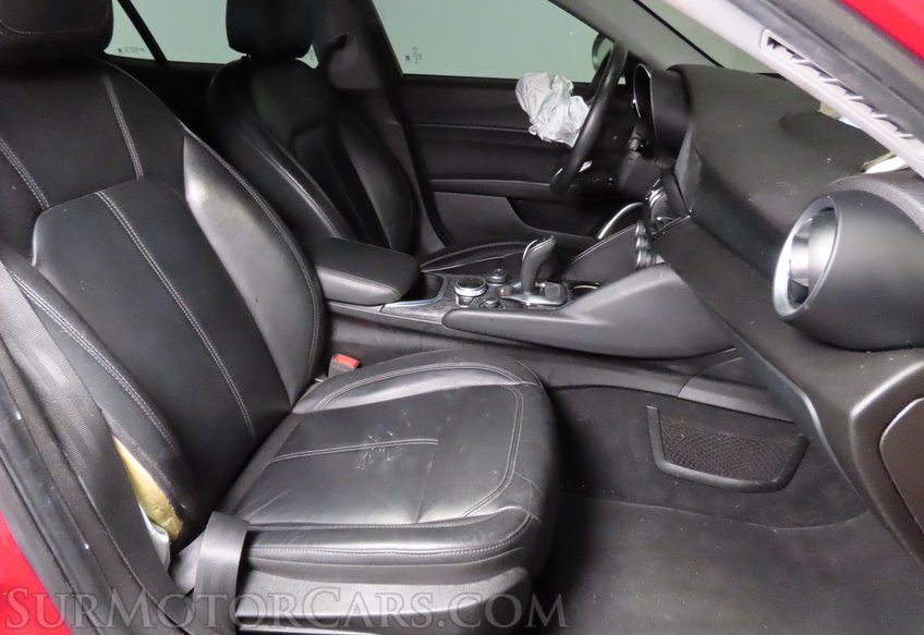 2020 Alfa Romeo Giulia SPORT - Image 21