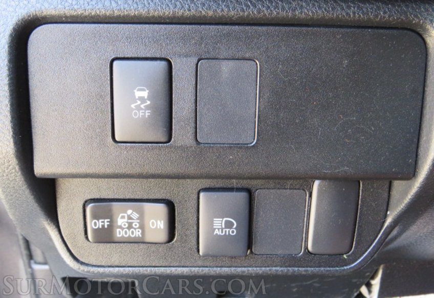 2020 Toyota Tacoma - Image 38