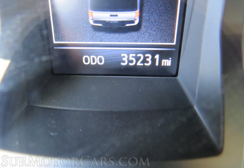 2020 Toyota Tacoma - Image 32