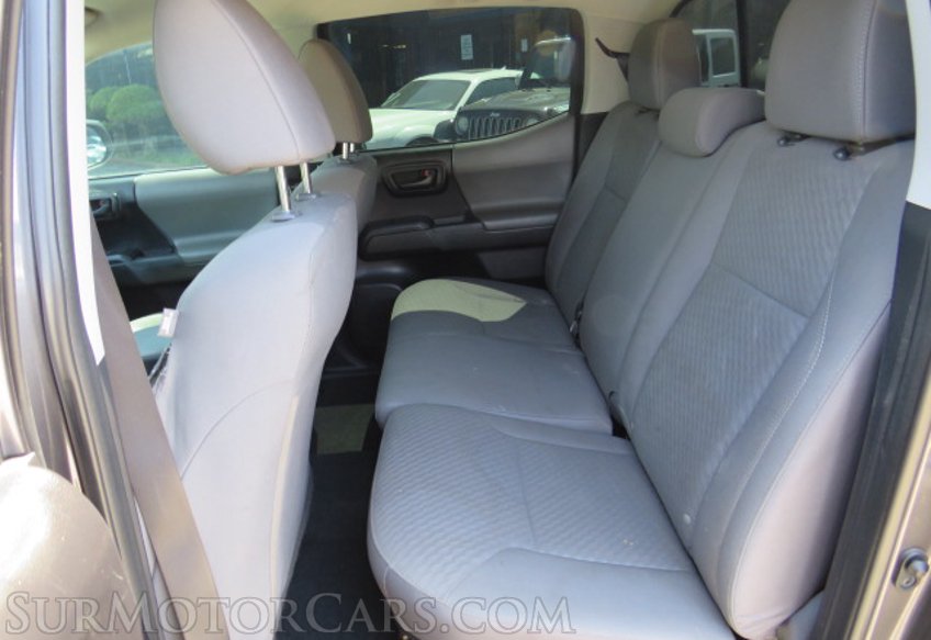 2020 Toyota Tacoma - Image 28