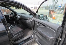 2017 Honda Ridgeline - Image 21