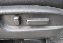 2017 Honda Ridgeline - Image 40