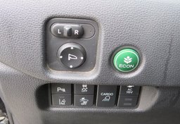 2017 Honda Ridgeline - Image 38