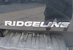 2017 Honda Ridgeline - Image 19