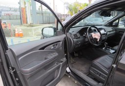 2017 Honda Ridgeline - Image 20