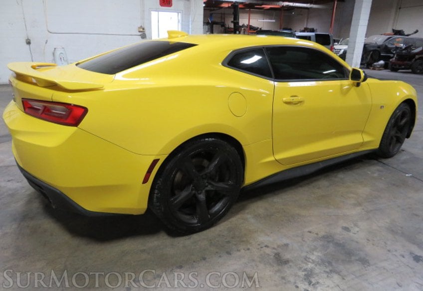 2017 Chevrolet Camaro - Image 5