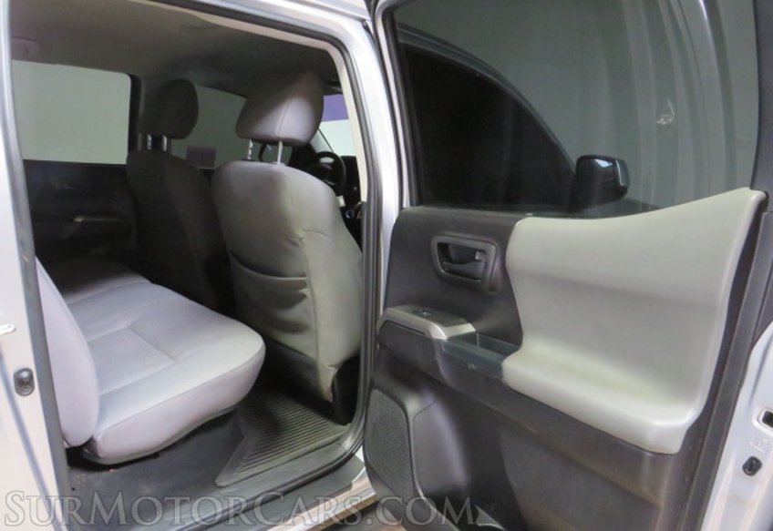 2020 Toyota Tacoma - Image 25