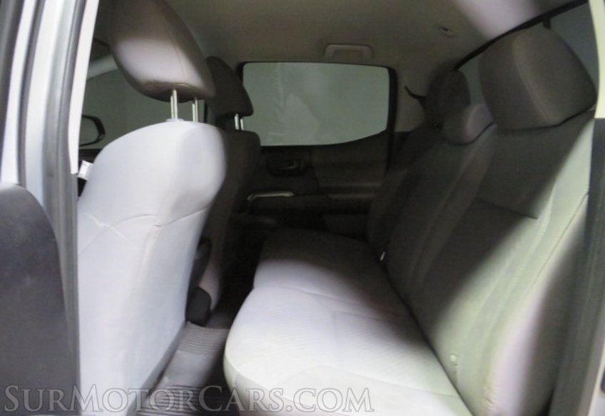 2020 Toyota Tacoma - Image 32