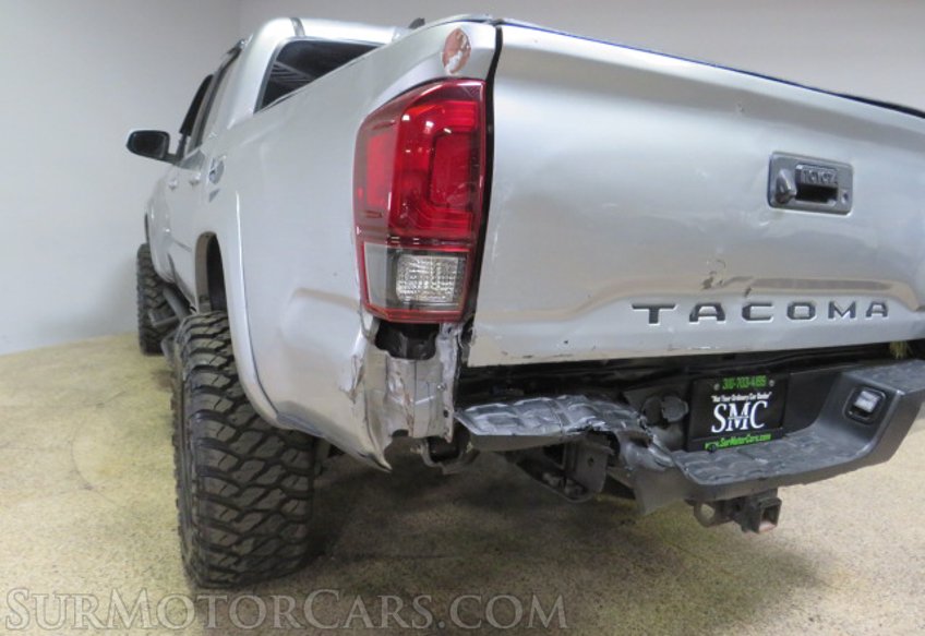 2020 Toyota Tacoma - Image 11