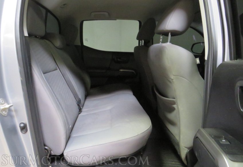 2020 Toyota Tacoma - Image 29