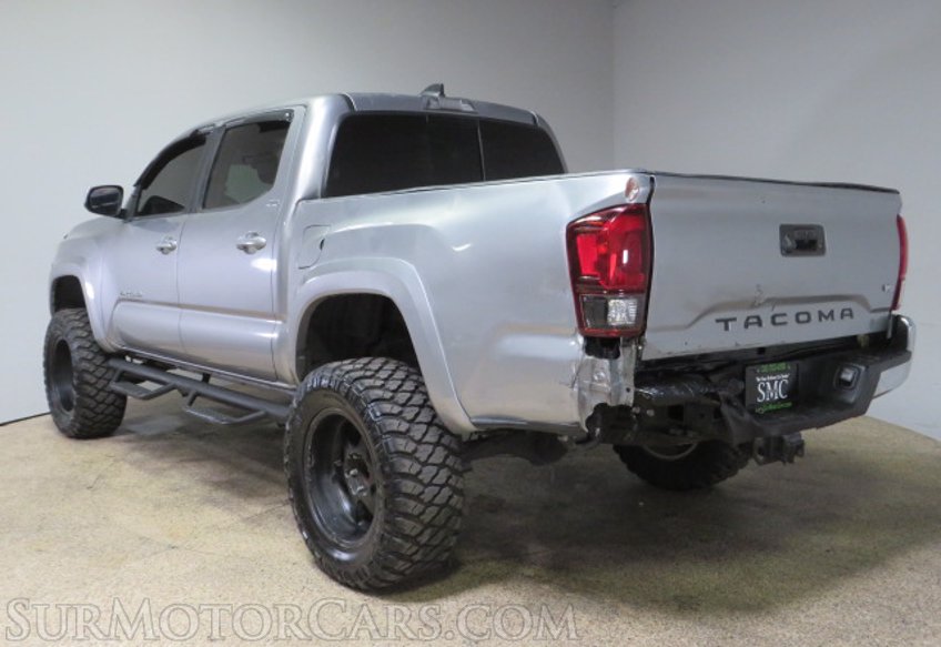 2020 Toyota Tacoma - Image 9