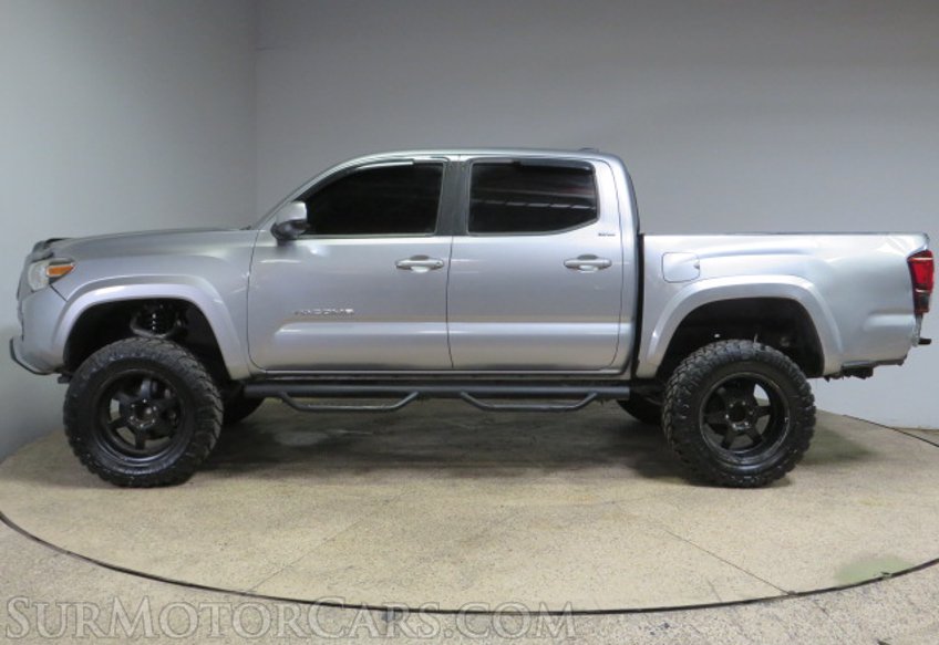 2020 Toyota Tacoma - Image 5