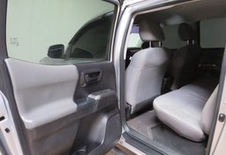 2020 Toyota Tacoma - Image 24