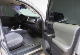 2020 Toyota Tacoma - Image 23