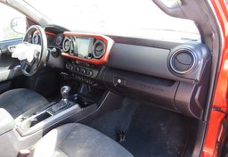 2016 Toyota Tacoma - Image 17