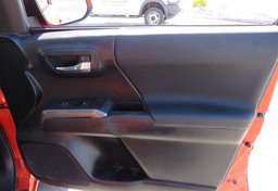 2016 Toyota Tacoma - Image 32