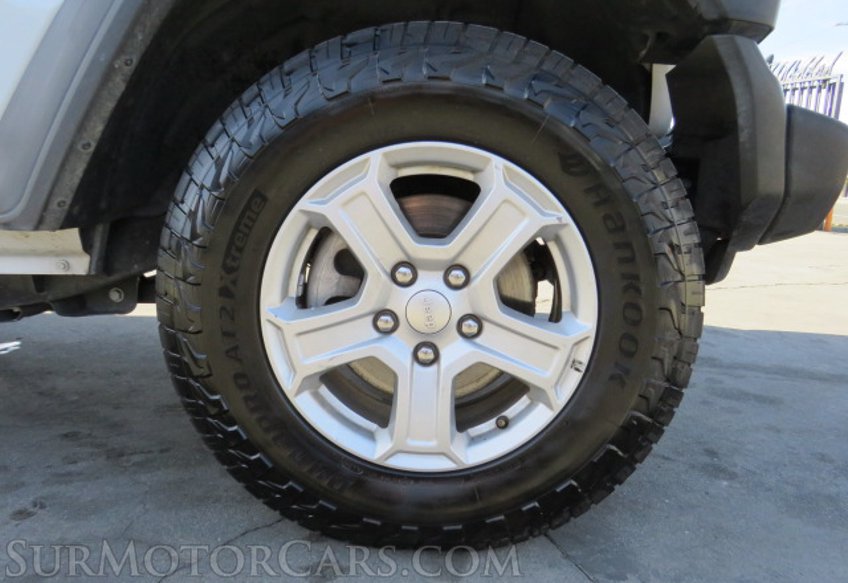 2021 Jeep Wrangler - Image 16