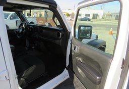 2021 Jeep Wrangler - Image 19