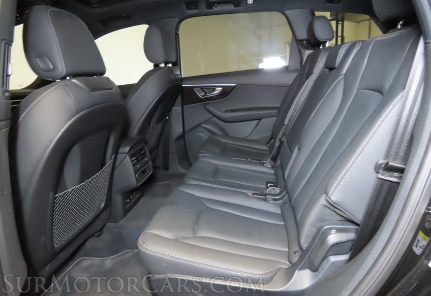 2025 Audi Q7 - Image 31