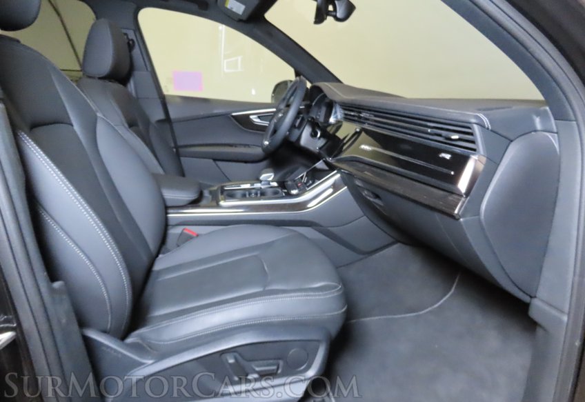 2025 Audi Q7 - Image 26