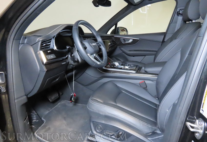 2025 Audi Q7 - Image 25