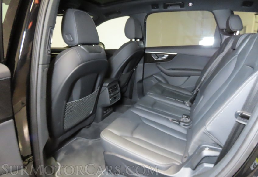 2025 Audi Q7 - Image 27