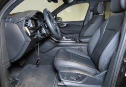 2025 Audi Q7 - Image 29