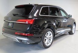 2025 Audi Q7 - Image 10