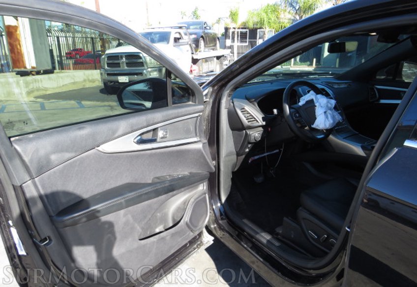 2020 Lincoln Nautilus - Image 21