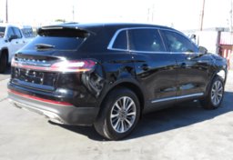 2020 Lincoln Nautilus - Image 8