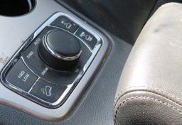 2018 Jeep Grand Cherokee - Image 46