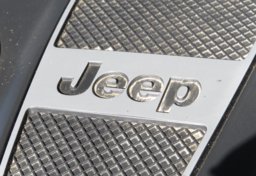 2018 Jeep Grand Cherokee - Image 23