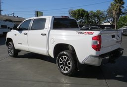 2018 Toyota Tundra 4WD - Image 8