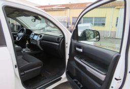 2019 Toyota Tundra - Image 21