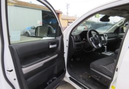 2019 Toyota Tundra - Image 20