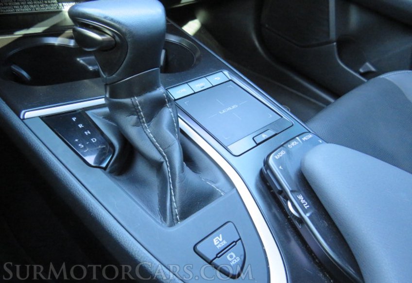 2022 Lexus UX - Image 48