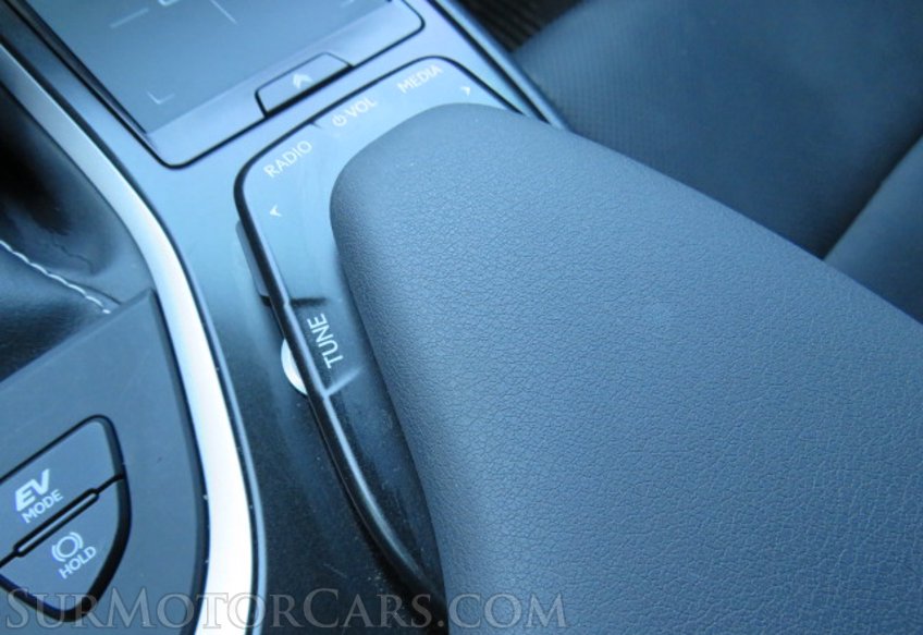 2022 Lexus UX - Image 41