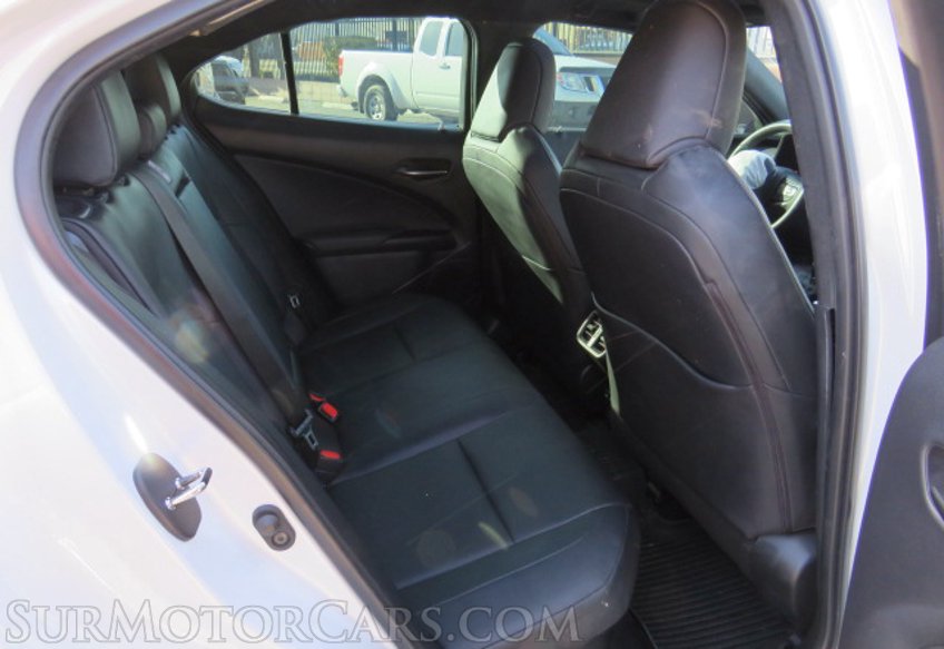 2022 Lexus UX - Image 29